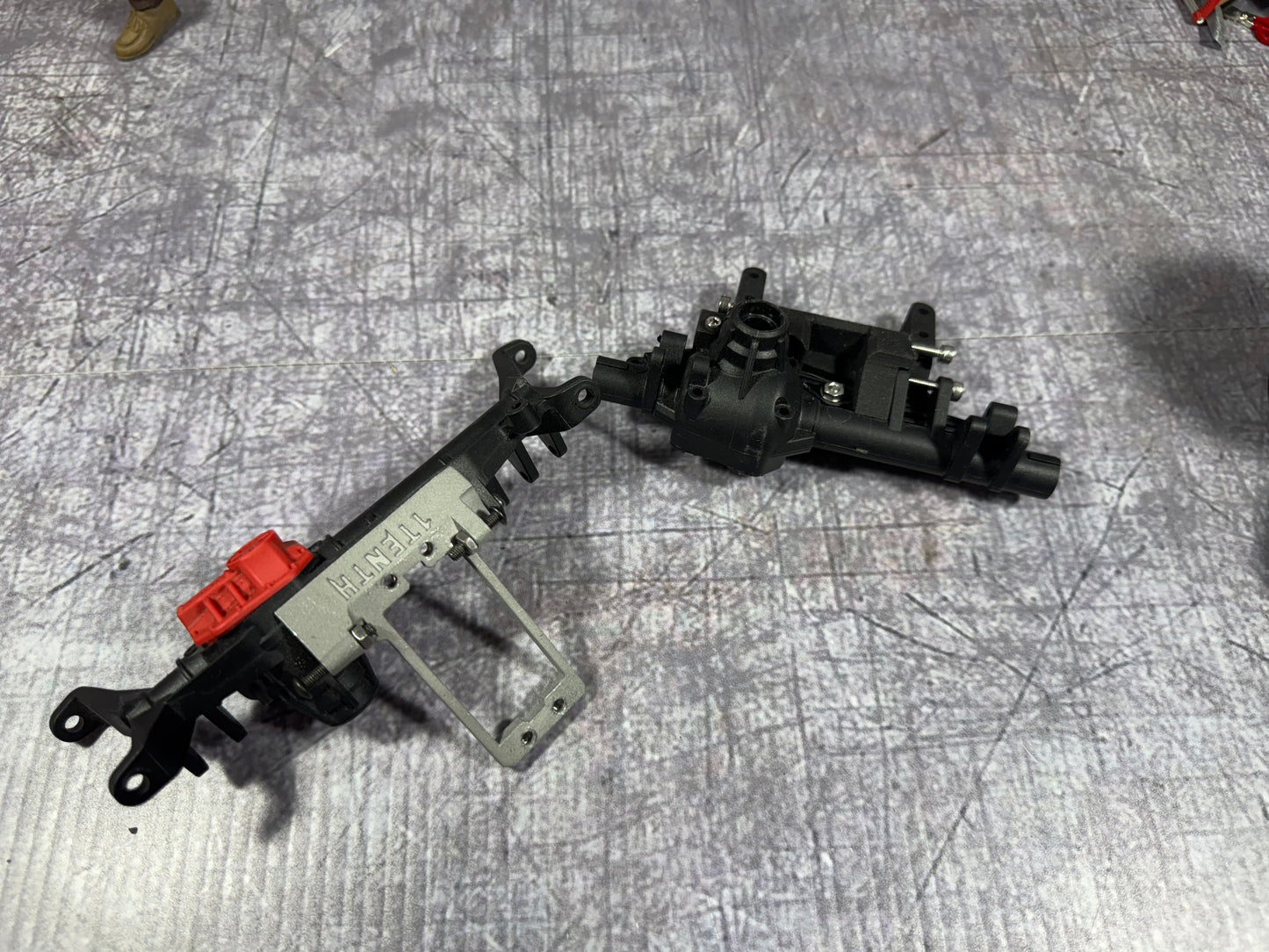 AR45P and AR45S housing with servo mounts
